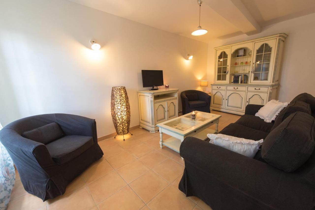 Hotel Le Relais De Pigasse à Ouveillan Extérieur photo