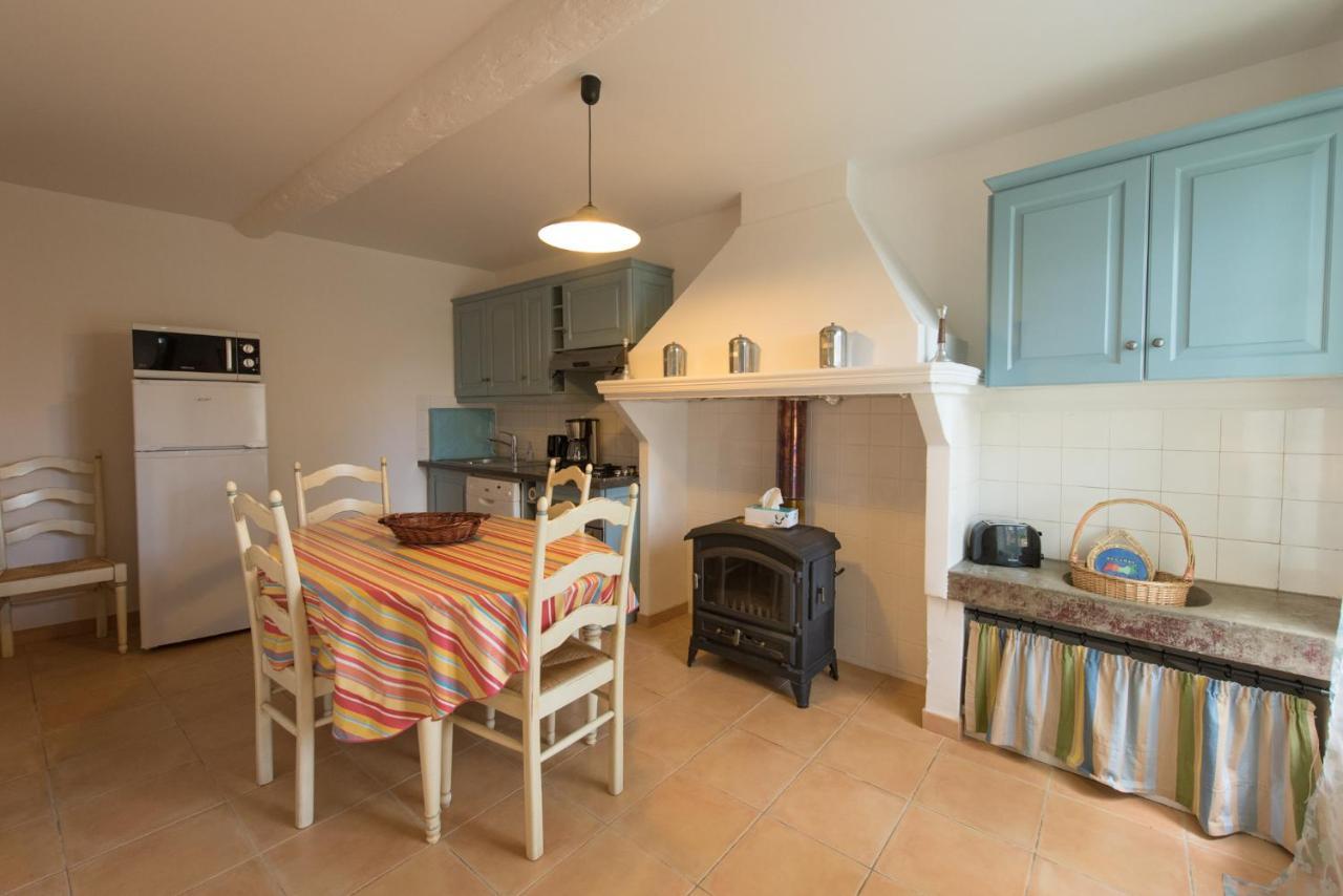 Hotel Le Relais De Pigasse à Ouveillan Extérieur photo