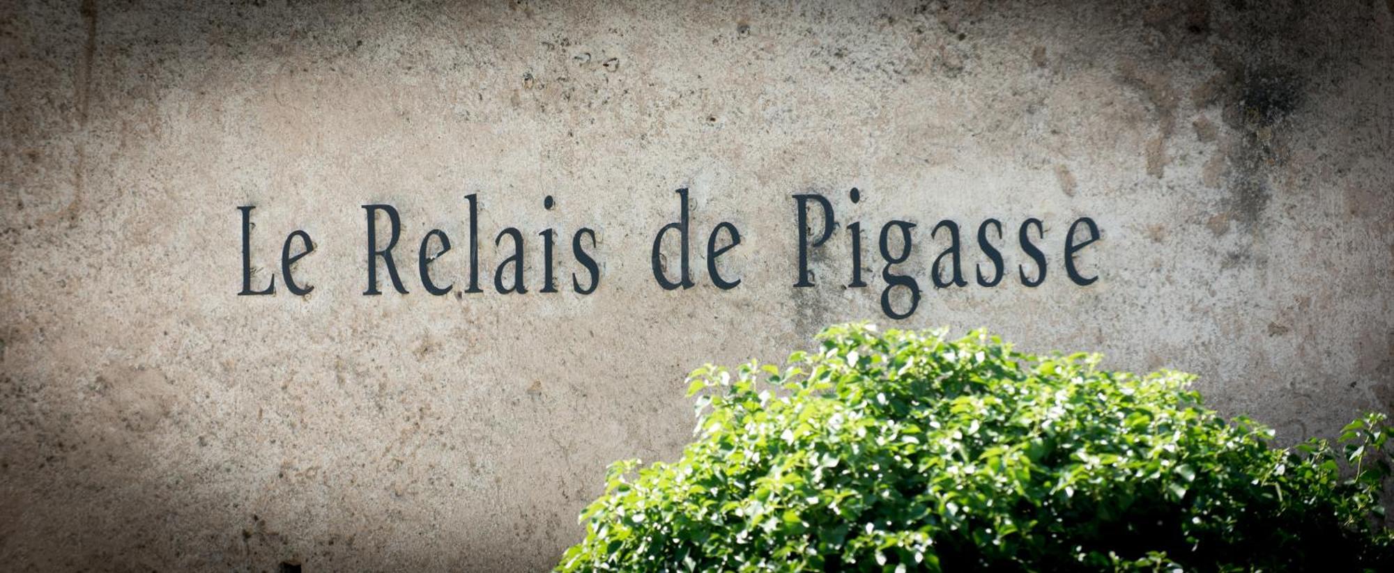 Hotel Le Relais De Pigasse à Ouveillan Extérieur photo