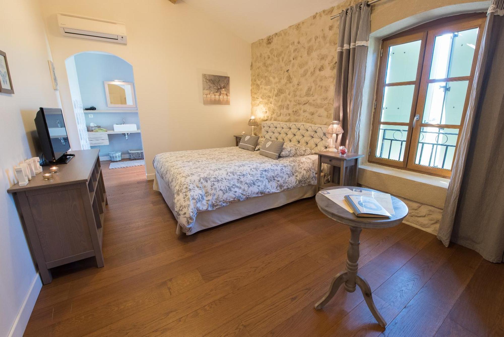 Hotel Le Relais De Pigasse à Ouveillan Chambre photo