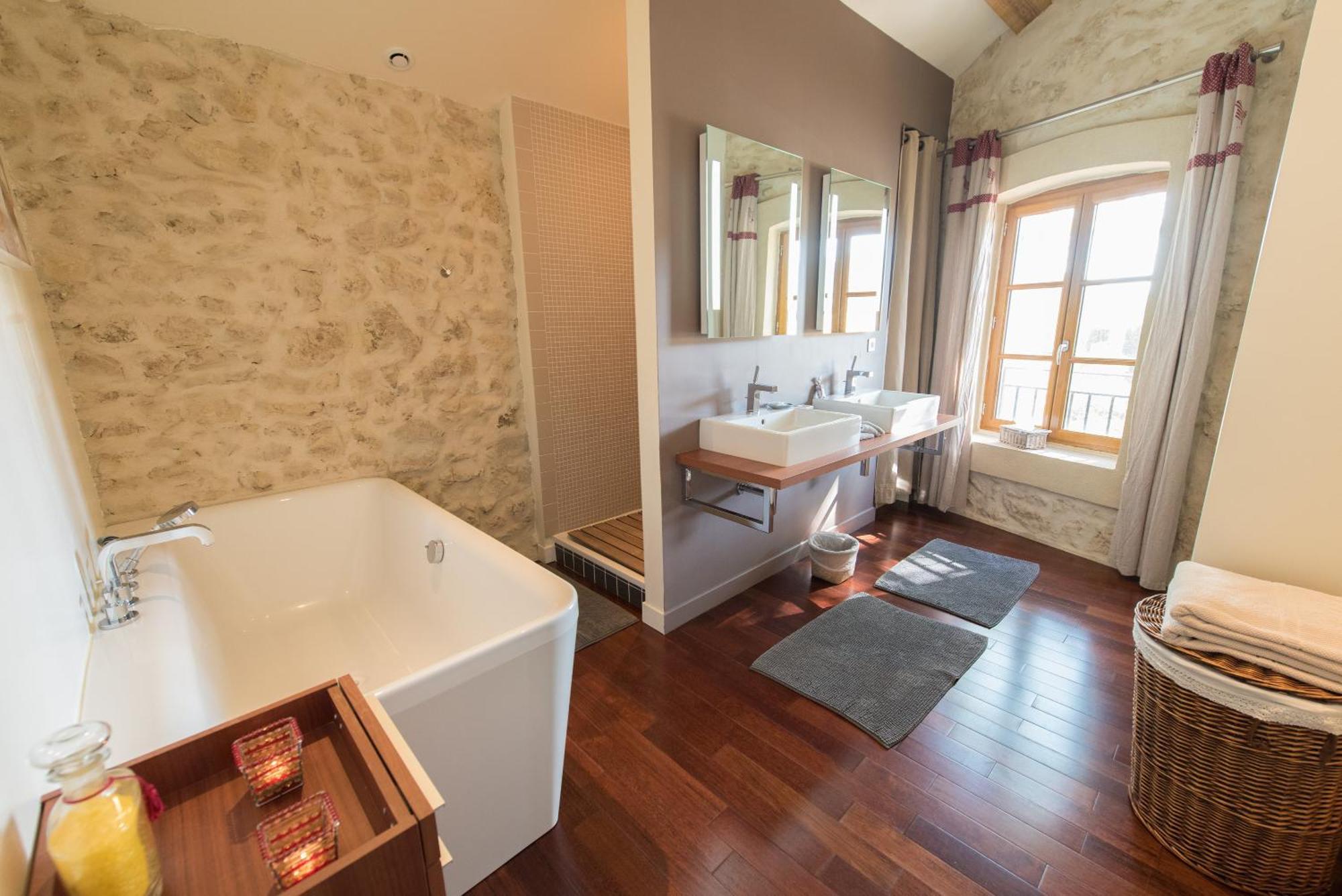 Hotel Le Relais De Pigasse à Ouveillan Extérieur photo